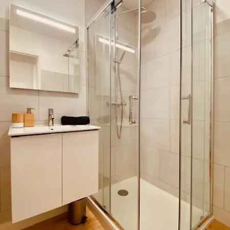 In Close To Amenities * La Rochelle (Charente-Maritime)